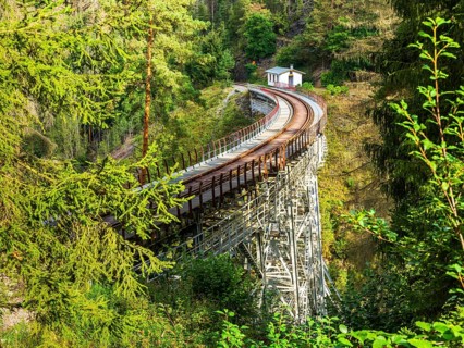 Railway bridge Ziemstal near Wysburg in the Thuringian Slate Mountains, Thuringia, Germany, Europe