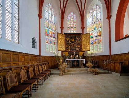 Late Gothic Church of Our Lady with carved altar c. 1500, interior view, Meissen, Saxony, Germany,