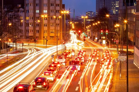 Evening city centre traffic in Essen, large intersection of Bismarckstrasse, B224, Friedrichstrasse