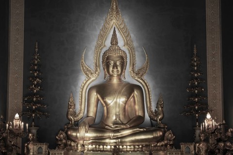 Phra Buddha Chinnarat, Buddha statue with Bhumispara-mudra, Buddha Gautama at the moment of