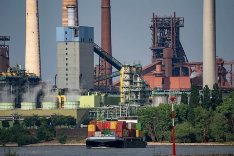 Rhine near Duisburg Bruckhausen, Marxloh, Thyssenkrupp Steel steelworks, blast furnaces, sintering
