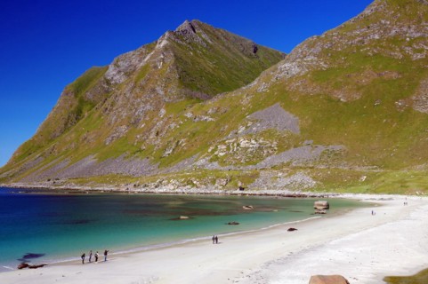 Fine, crystal-clear sandy beach with turquoise-green water, Haukland Strand, Leknes, Lofoten,