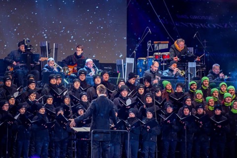 When over 25, 000 visitors flock to the Rudolf Harbig Stadium for the big Advent concert just in