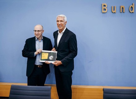 Ralf Wintergerst, Bitkom President and Sinan Selen, Vice President of the Federal Office for the