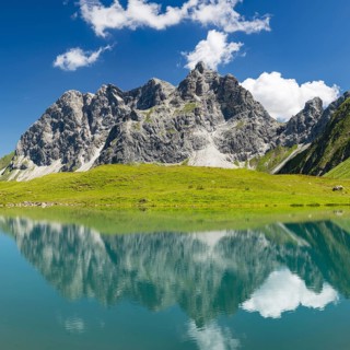 Eissee, Oytal, behind it Großer Wilder, 2379m, Hochvogel- and Rosszahngruppe, Allgäu Alps, Allgäu,