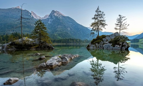Hochkalter reflected in Hintersee, at sunset, Berchtesgaden National Park, Ramsau, Upper Bavaria,
