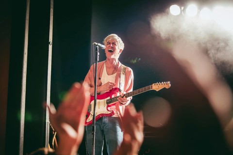 Keith Murray, singer and guitarist of We are Scientists live on Europe 2025 Tour at the Columbia