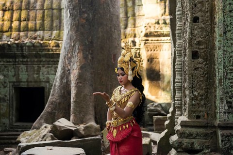 Young woman dressed as a temple dancer, Apsara, Ta Prohm, Angkor Wat, Angkor, UNESCO World Heritage