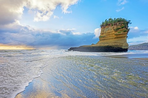 Rock formation shaped like a boot, Punakaiki, Paparoa National Park, South Island, New Zealand,