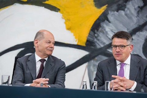 Olaf Scholz (Chancellor of the Federal Republic of Germany, SPD) and Boris Rhein (Hessian Minister