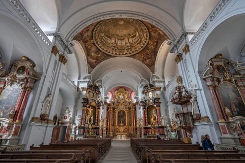 Chancel with painted false dome, Baroque church of St Martin, built in 1668, Grüner Markt, Bamberg,