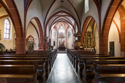 Interior view, St Michael's parish church, Bernkastel-Kues, Moselle, Rhineland-Palatinate, Germany,