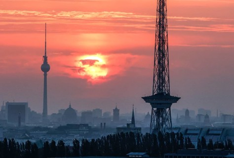 Sunrise in Berlin, Radio Tower, Television Tower, 06.09.2024, Berlin, Berlin, Germany, Europe