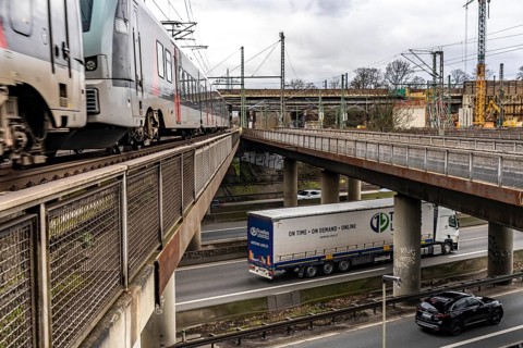 Railway bridges at the Duisburg-Kaiserberg motorway junction, complete reconstruction and new