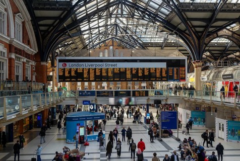 Concourse busy with passengers, Liverpool Street railway station, London, England, UK