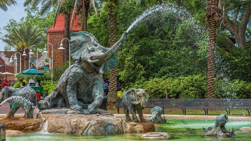 Elephant fountain in Audubon Zoo, New Orleans, Louisiana, USA, North America