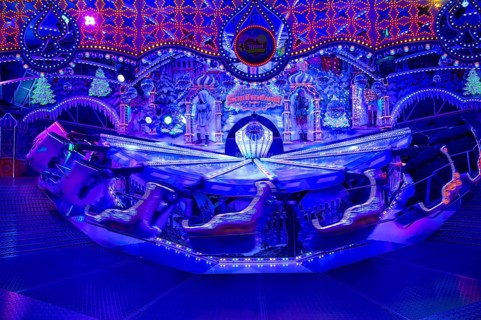 Petersburg sleigh ride, round ride, rides, motion, motion effect, neon lights, Cannstatter Wasen,
