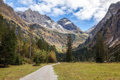 Oytal, behind mountains Schneck and Großer Wilder, autumn atmosphere, Allgäu Alps, Oberstdorf,