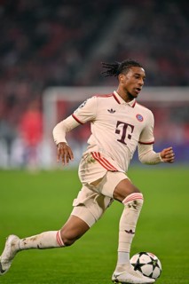 Michael Olise FC Bayern Munich FCB (17) Action on the ball, Champions League, Allianz Arena,