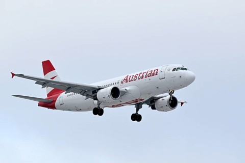 Aircraft Austrian Airlines, Airbus A320-200, OE-LBL