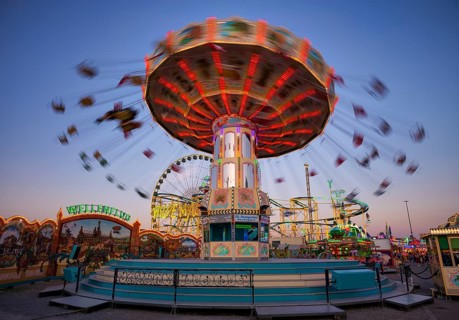Chain carousel, Cannstatter Wellenflug, Ferris wheel, high ride, rides, motion, motion effect, neon