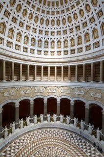 Interior, hall and dome with a total of 34 angels, goddesses of victory 3, 3 metres high, monument