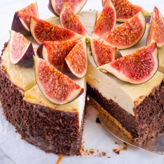 With figs poppy seed cheesecake