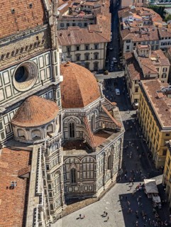 Facade of the renaissance cathedral Santa Maria del Fiore in Florence, Italy, Europe