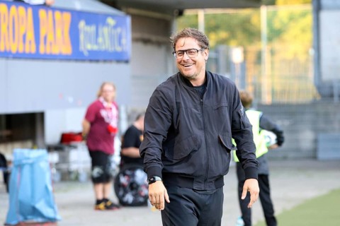 Coach Benedetto Muzzicato (SC Freiburg II / U23) had a good laugh during the match of the Soccer-RL