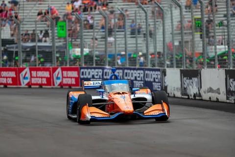 SCOTT DIXON (9) of Auckland, New Zealand runs through the streets during the Honda Indy Toronto in