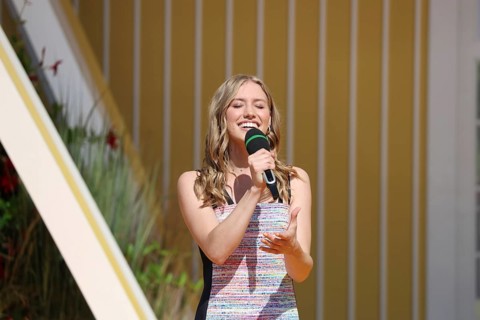 Luna Klee (singer / musician) in the ARD TV programme Immer wieder sonntags, Rust, Germany /
