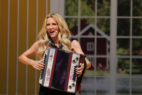 Melissa Naschenweng (singer / artist) in the ARD TV programme Immer wieder sonntags, Rust, Germany
