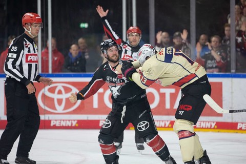LanxessArena, Cologne, North Rhine-Westphalia, Joshua Currie (Cologne Sharks, #18), Ryan Stoa