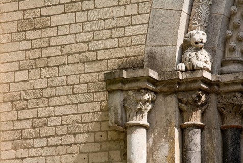 Lion at the west portal, St, Saint, Saint