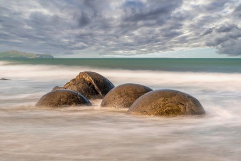 Scenic Moeraki Boulders at the east coast of New Zealands South Island