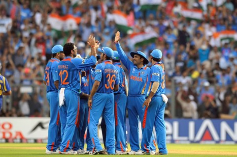 Cricketer 2LYuvraj Singh celebrate wicket Sri lankan batsman Thilan Sararaweera ICC Cricket World