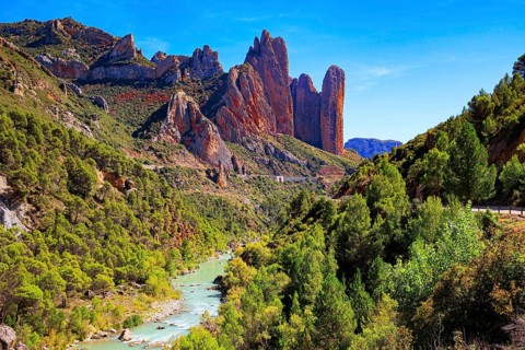 The picturesque river Gallego flows through the gorge. Beautiful rocks - part of the foothills of