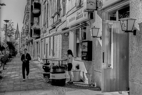 Germany, Berlin, 27 July 1991, Stargarder Straße, Rene's Imbiss, beer kegs, Europe