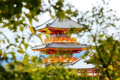 The iconic Kiyomizu-dera temple and mountain view on a sunny spring day in Kyoto, Japan, Kyoto,