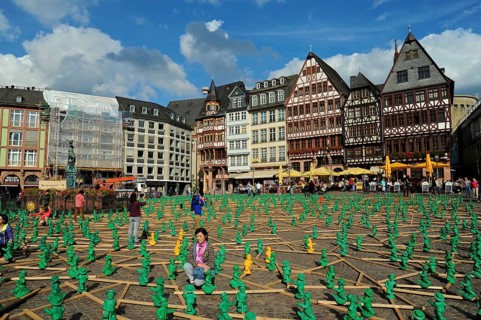 Green unity men at the Römer in Frankfurt