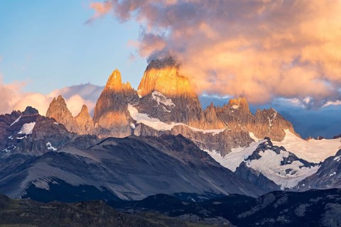 Mount Fitz Roy in the morning light in Los Glaciares El Chaltén National Park, Santa Cruz,