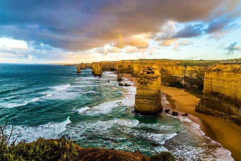 Fantastic morning light on the Pacific coast about Melbourne. The well-known rocks Twelve apostles