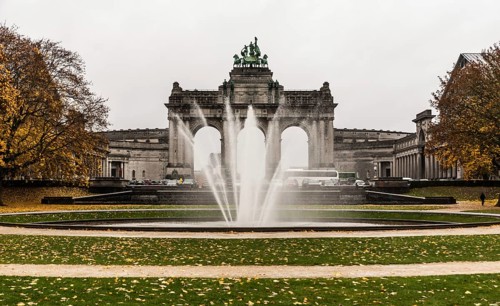 Brussels, Belgium, 11 11 2018: View over the fountain and the arcades at the Cinquentenaire park