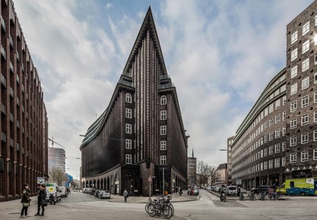 Hamburg Kontorhaus CHILEHAUS, built 1922-24 by Fritz Höger, view from the east, Kontorhaus