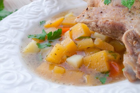 Goose - soup with red wine and thyme