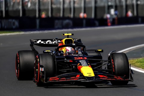 MELBOURNE, AUSTRALIA - MARCH 14: Liam Lawson of New Zealand drives the Oracle Red Bull Racing RB21