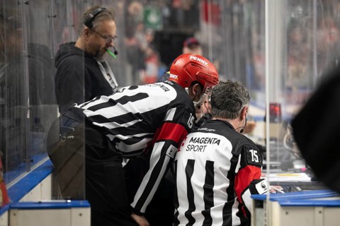 LanxessArena, North Rhine-Westphalia, Benjamin Hoppe (referee, #19), Christopher Schadewaldt