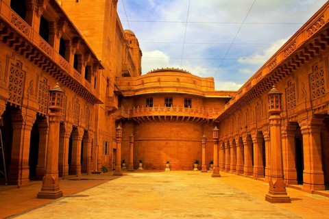 Courtyard in Umaid Bhawan palace, Jodhpur, Rajasthan, India, Asia