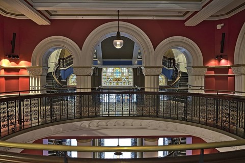 Queen Victoria Building inside without people during Corona times