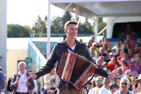 Felix Muhr (Austrian singer / musician) on the ARD TV programme Immer wieder sonntags, Rust,